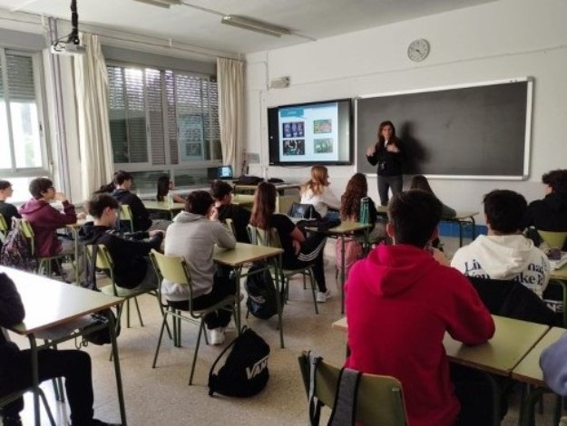 Estudiantes de la clase que participan en una actividad UPPCCA