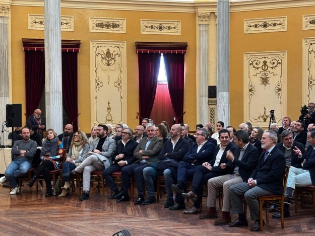 Autoridades en público