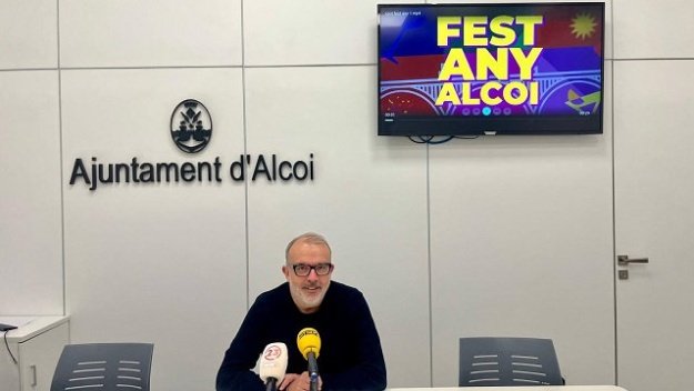 El concejal Jordi Martínez durante la rueda de prensa de presentación de los actos del FIn de Año