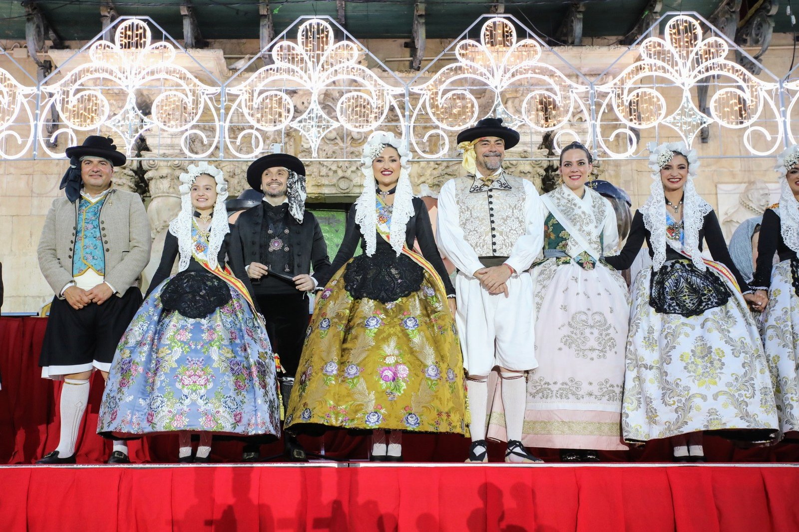 Rubén Hernández honra a las mujeres alicantinas en el pregón de las Hogueras 2025