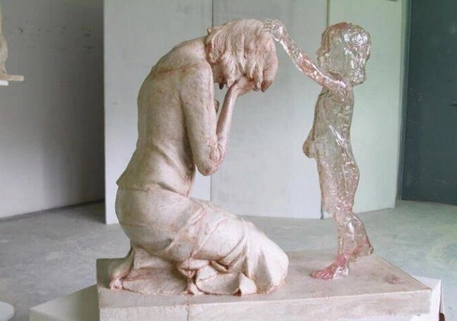 Escultura The Child who has never Born de Martin Hudáčeka