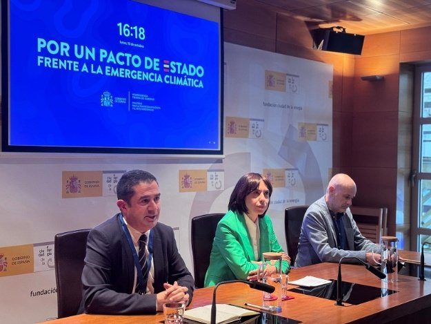 El Alcalde y la ministra Diana Morant en la ponencia