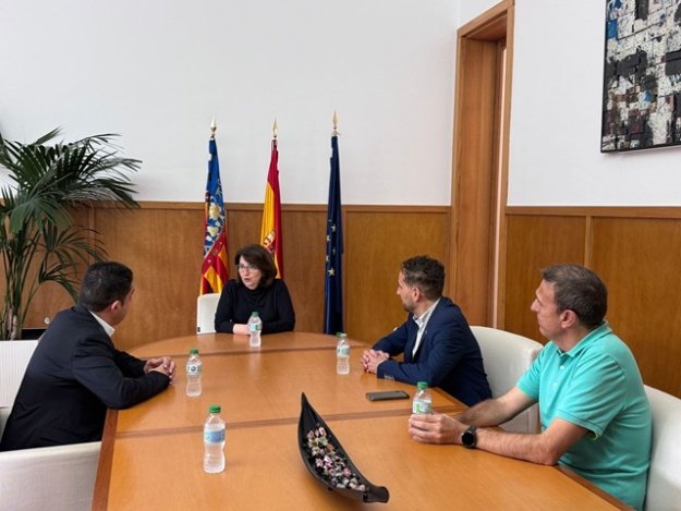Toni Francés,  Amparo Navarro, Raúl Ruiz y Juan Matías Sepulcre en la  reunión