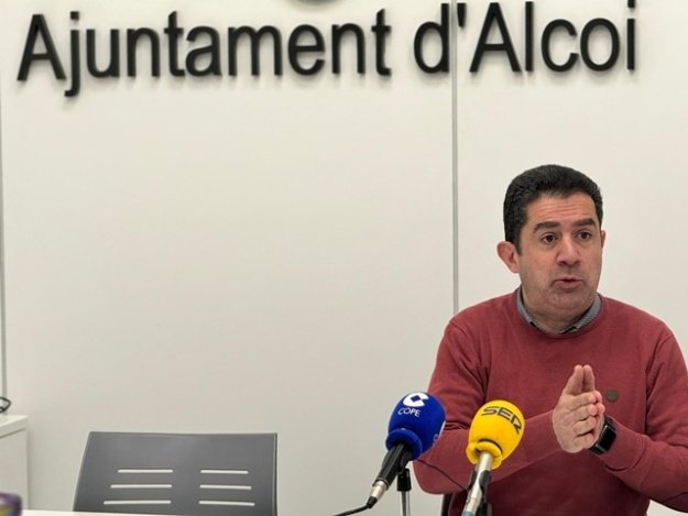 Toni Francés en rueda de prensa
